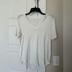 Casual white short sleeve shirt
